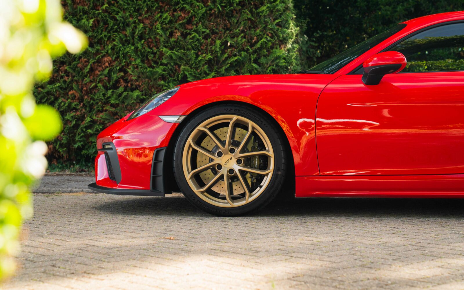 718 GT4  8