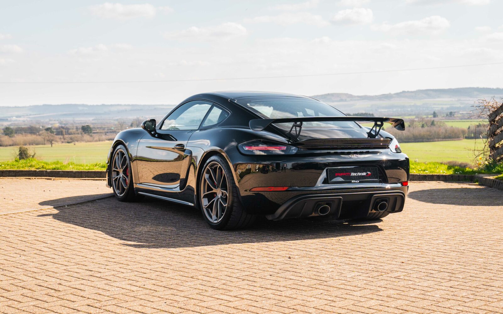 718 GT4 – black 24