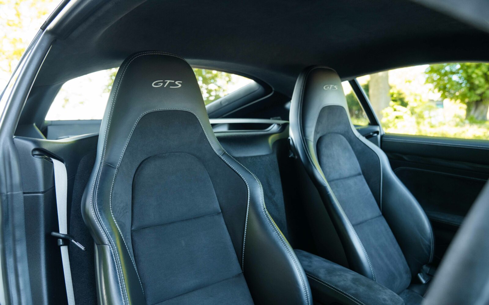 718 GTS – Crayon 16