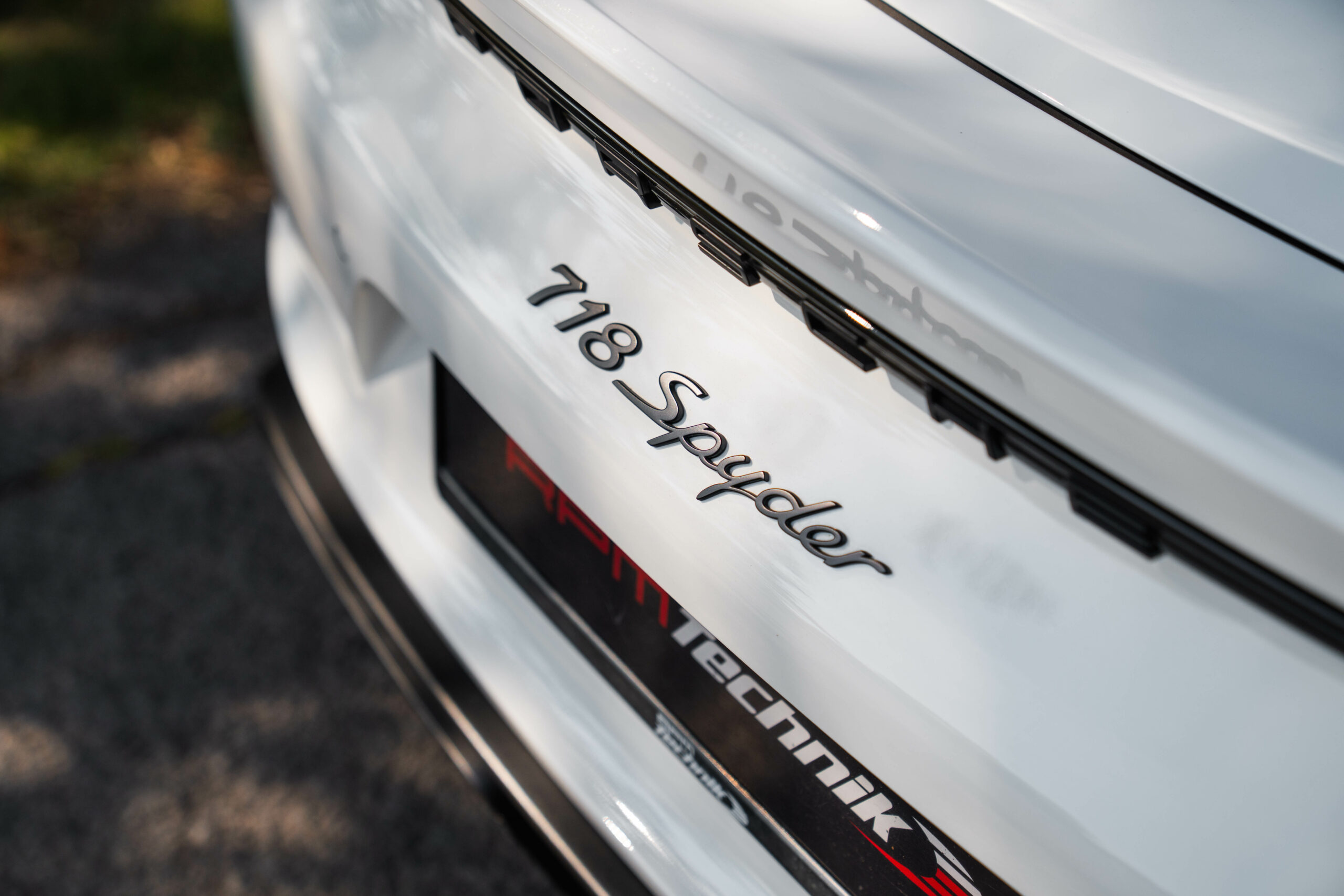 718-spyder-16-3