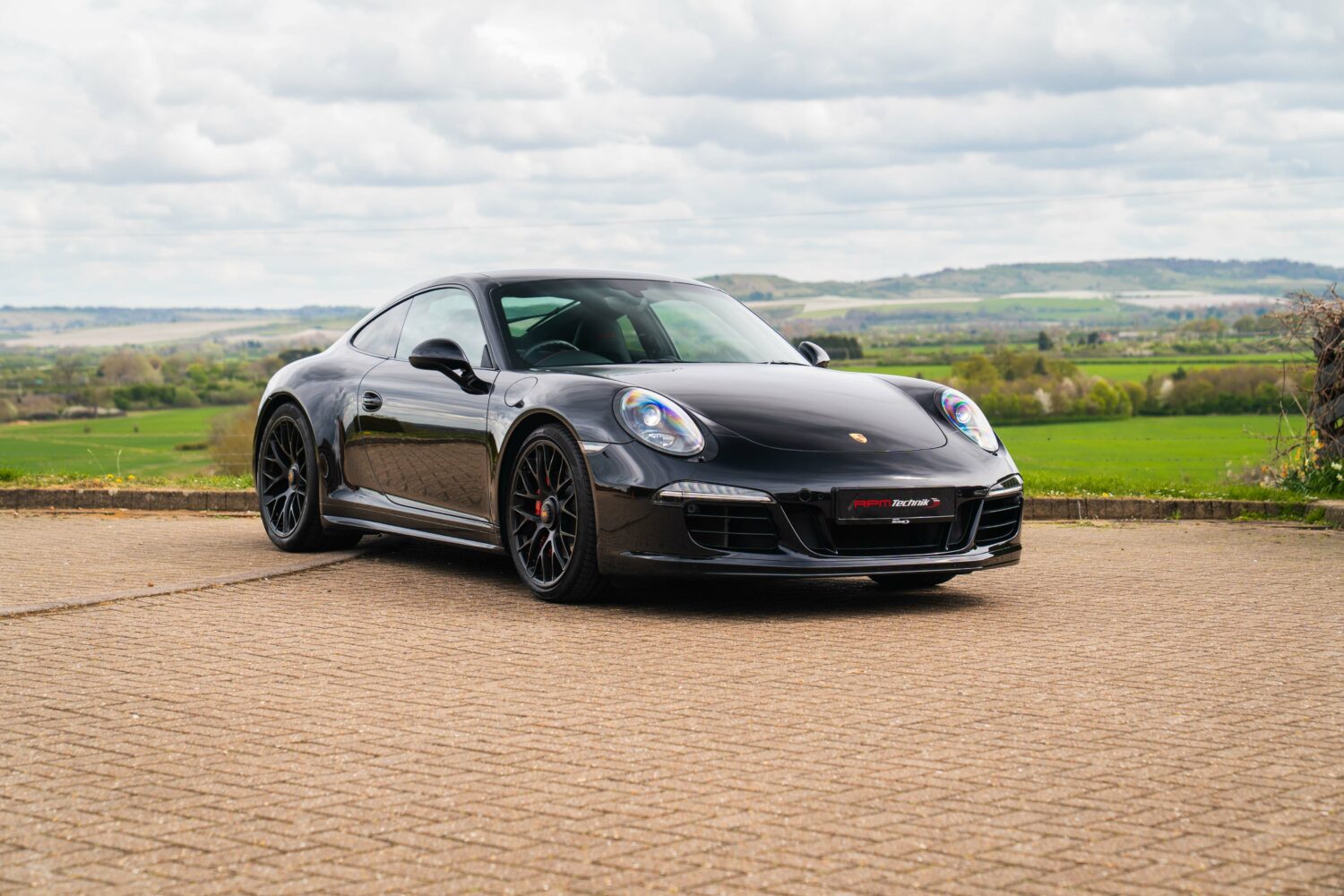 991.1 GTS – Black-4