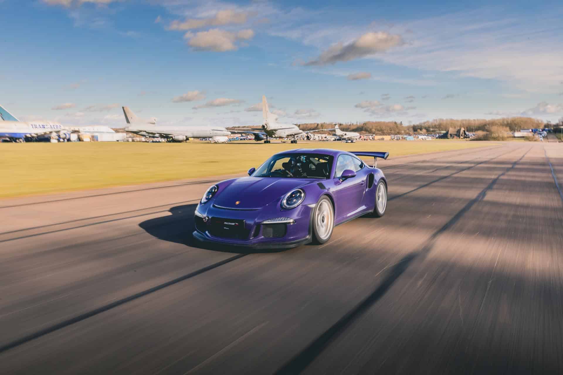 991-1-gt3rs-manthey-racing-on-track