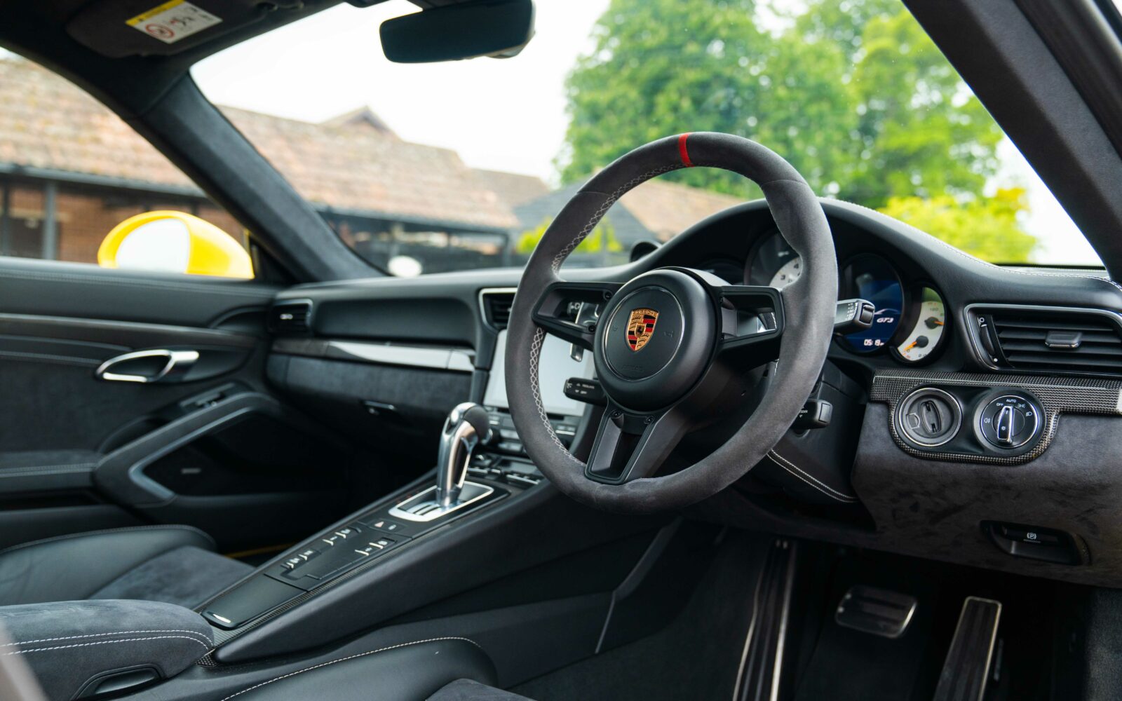 991.2 GT3 – Yellow-10