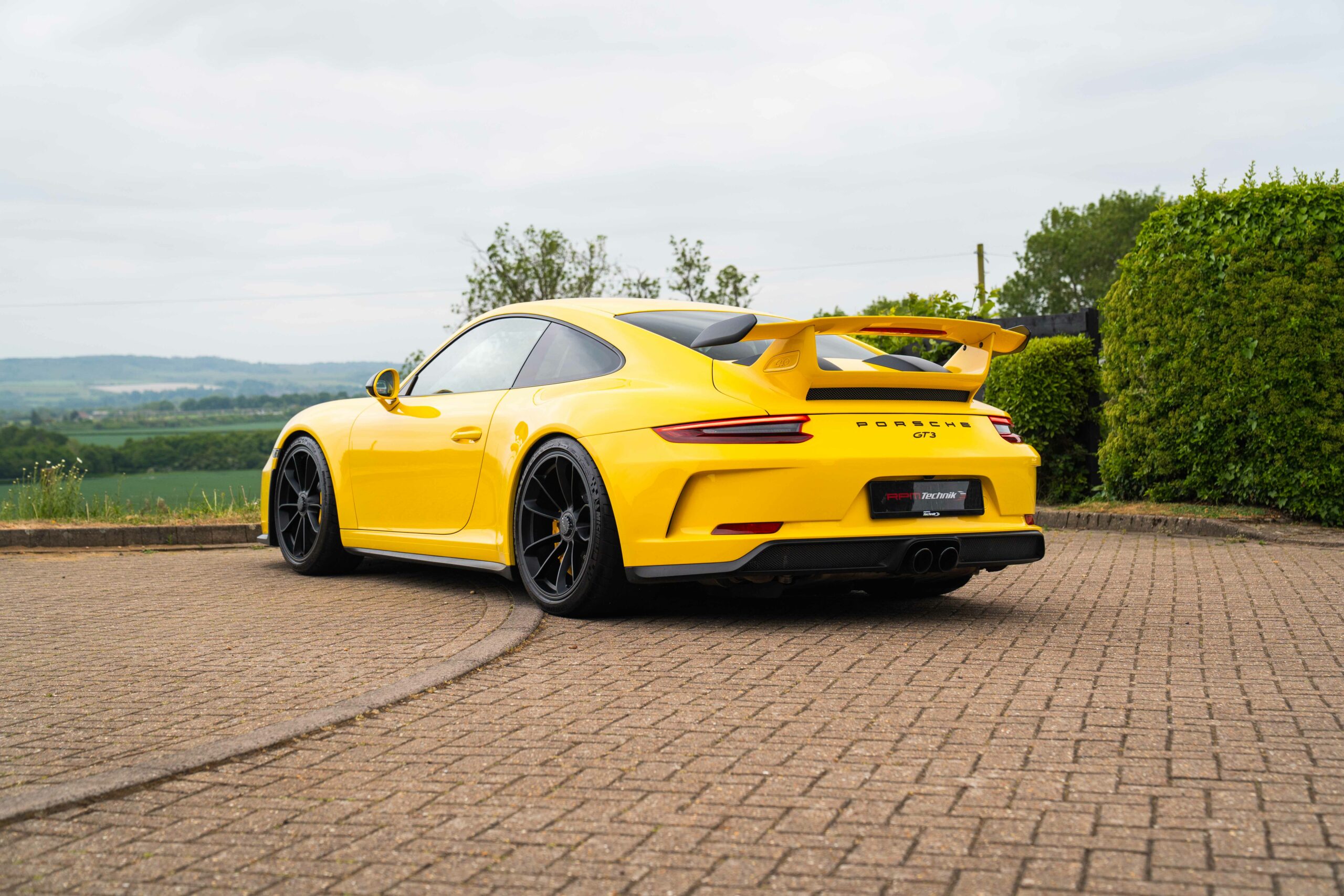 991-2-gt3-yellow-18