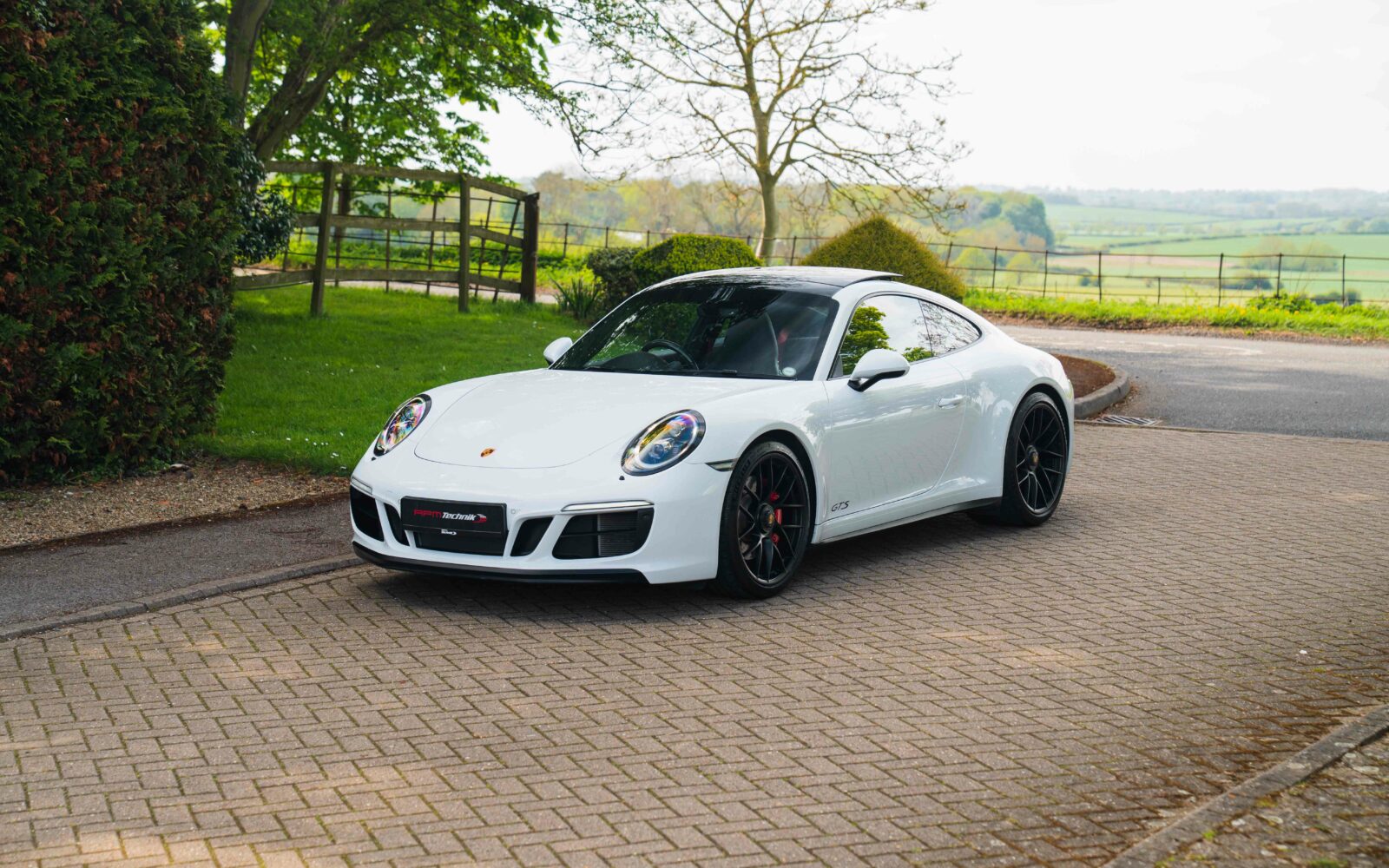 991.2 GTS4 – N88OSY 32