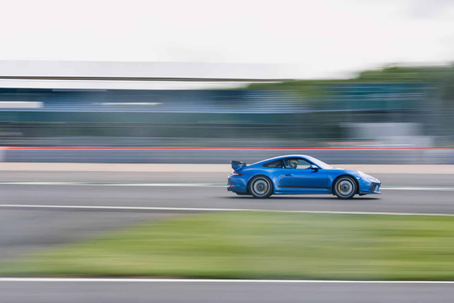 991.2-gt3-driving-fast