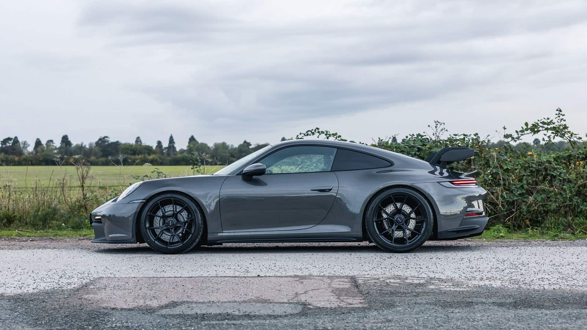 992-gt3-24-on-road