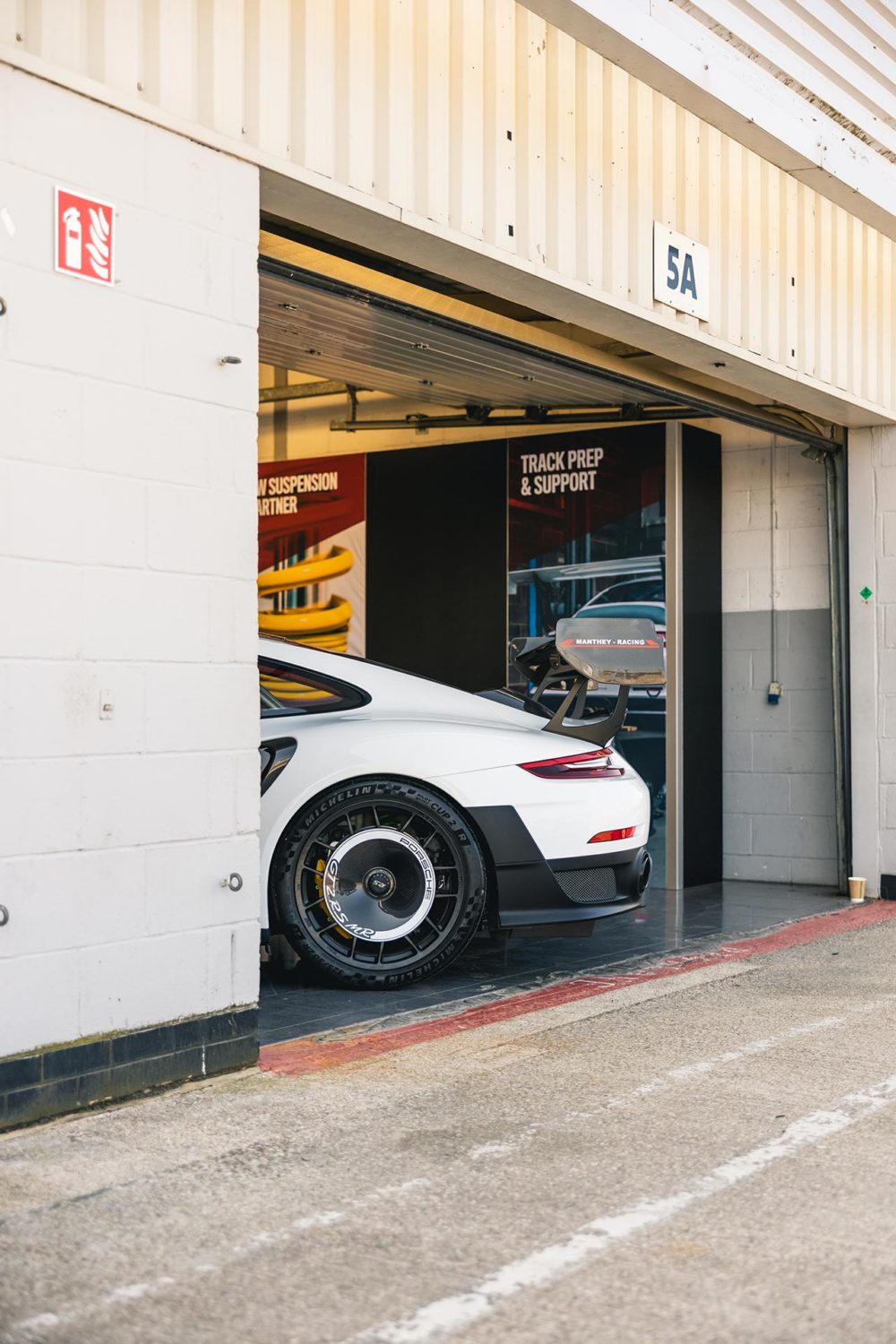 GT2RS MR Silverstone Pit Garage