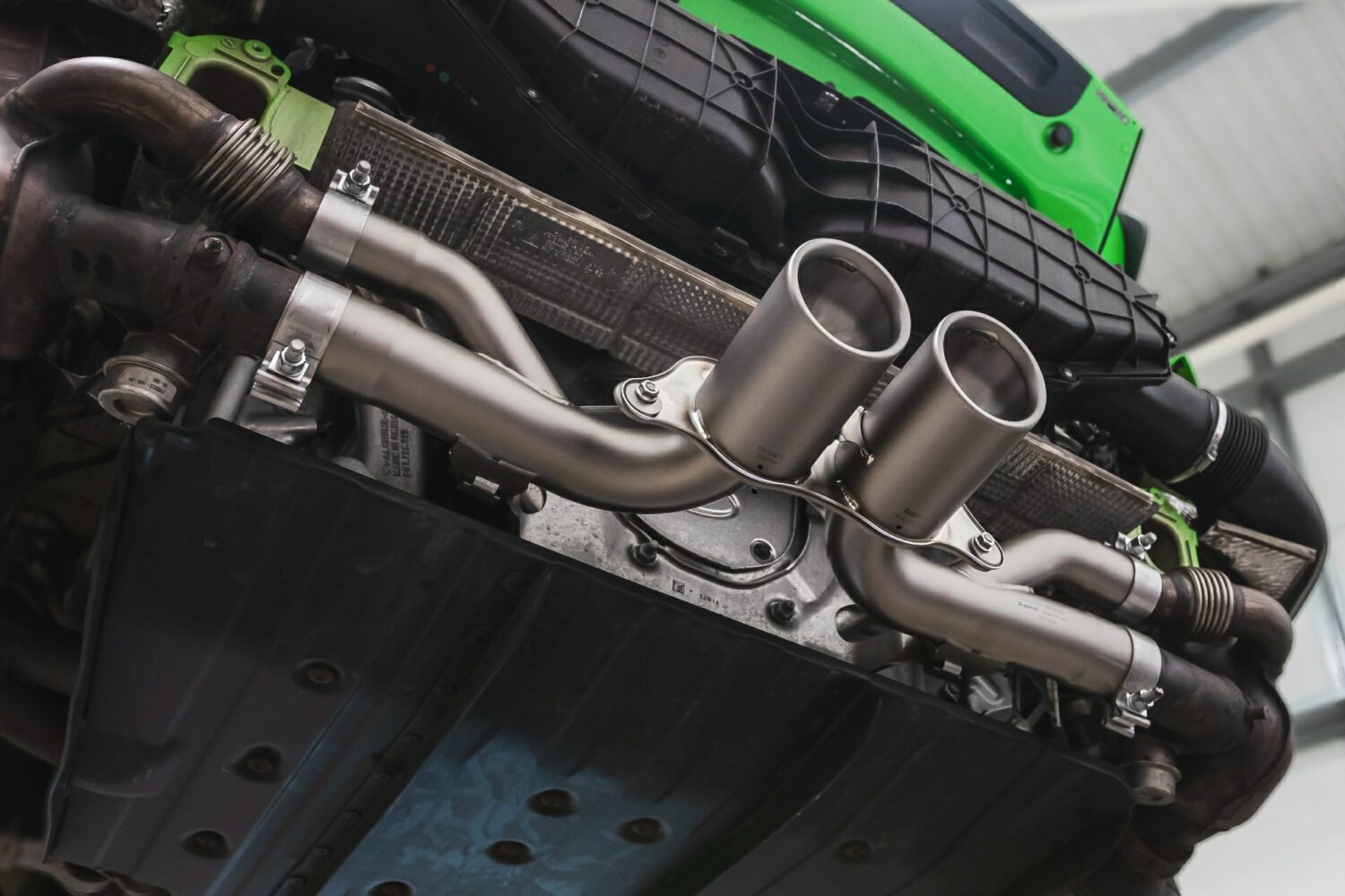 Akrapovic Porsche rear underneath