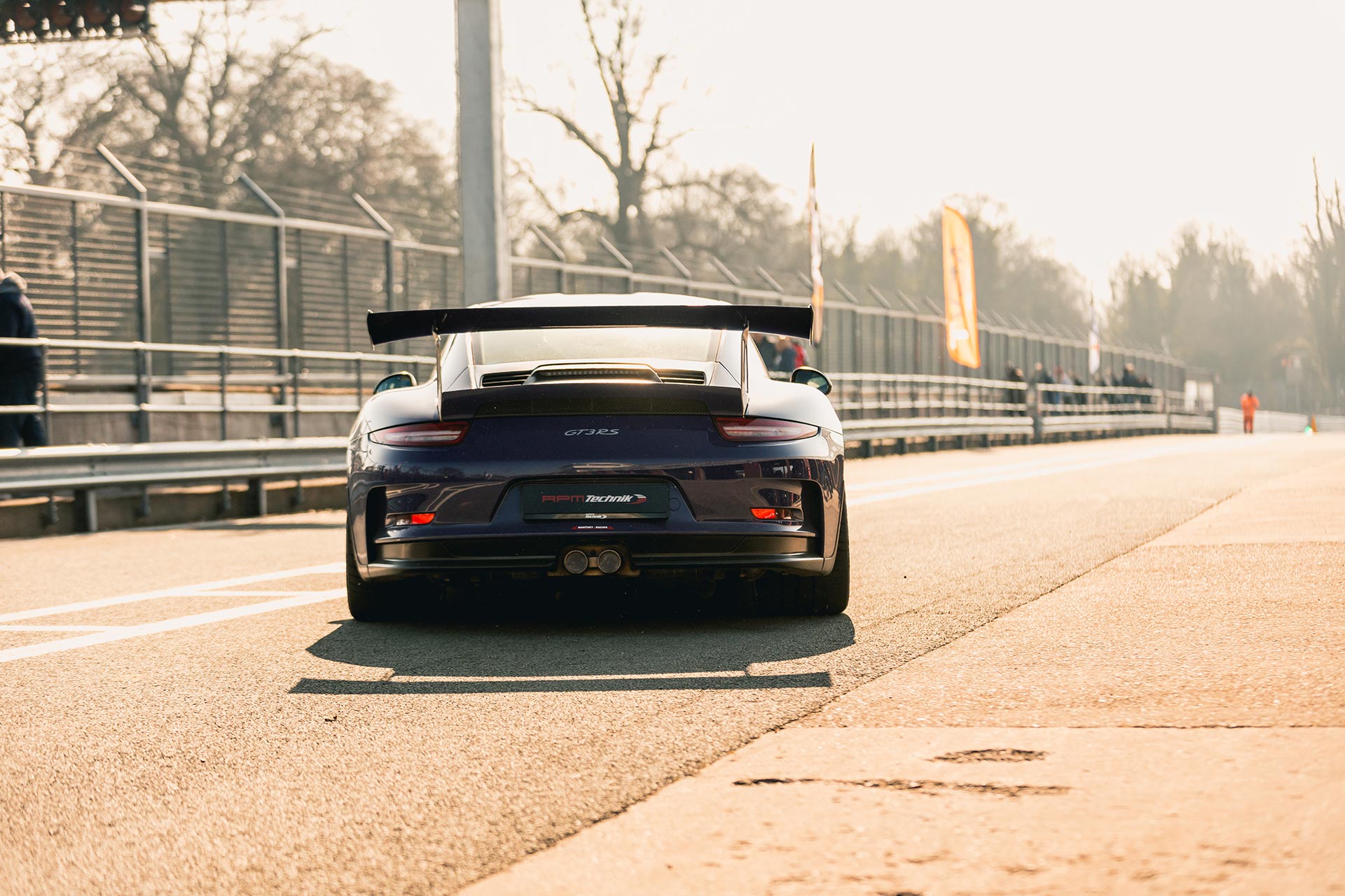 gt3rs-in-pit-lane