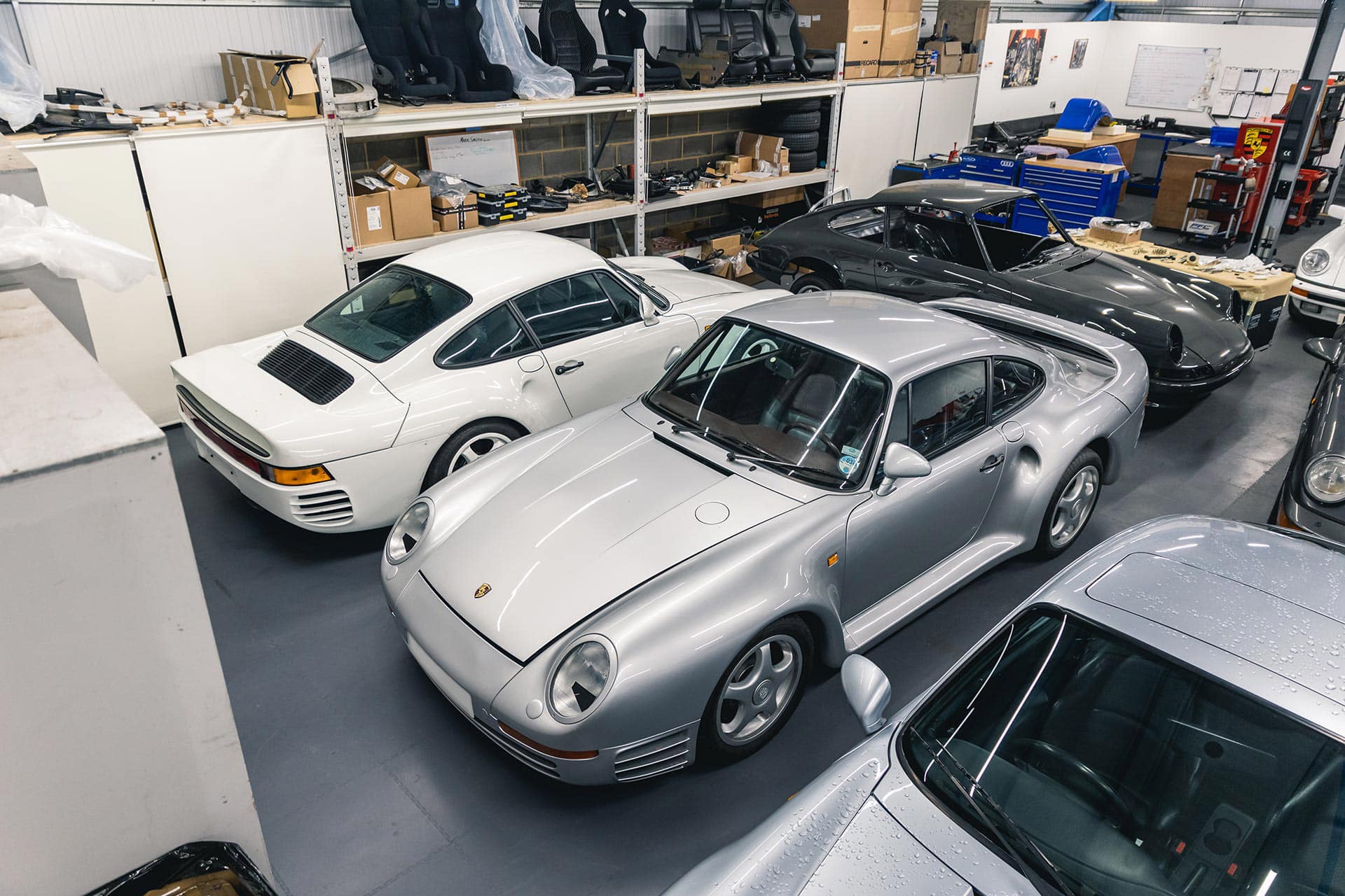 Porsche 959 in workshop